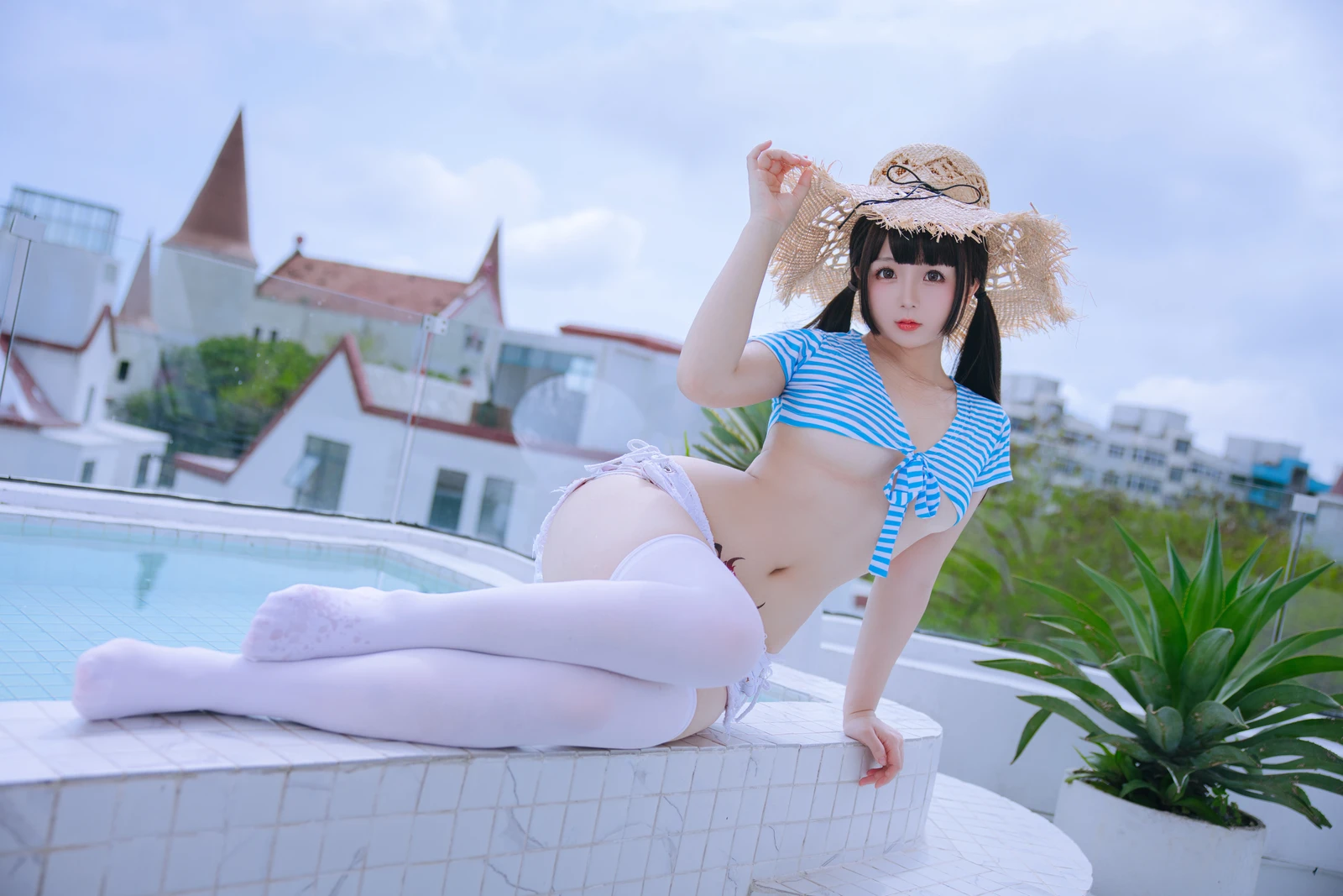 蓝白条性感比基尼美女动漫博主性感Cosplay写真日奈娇