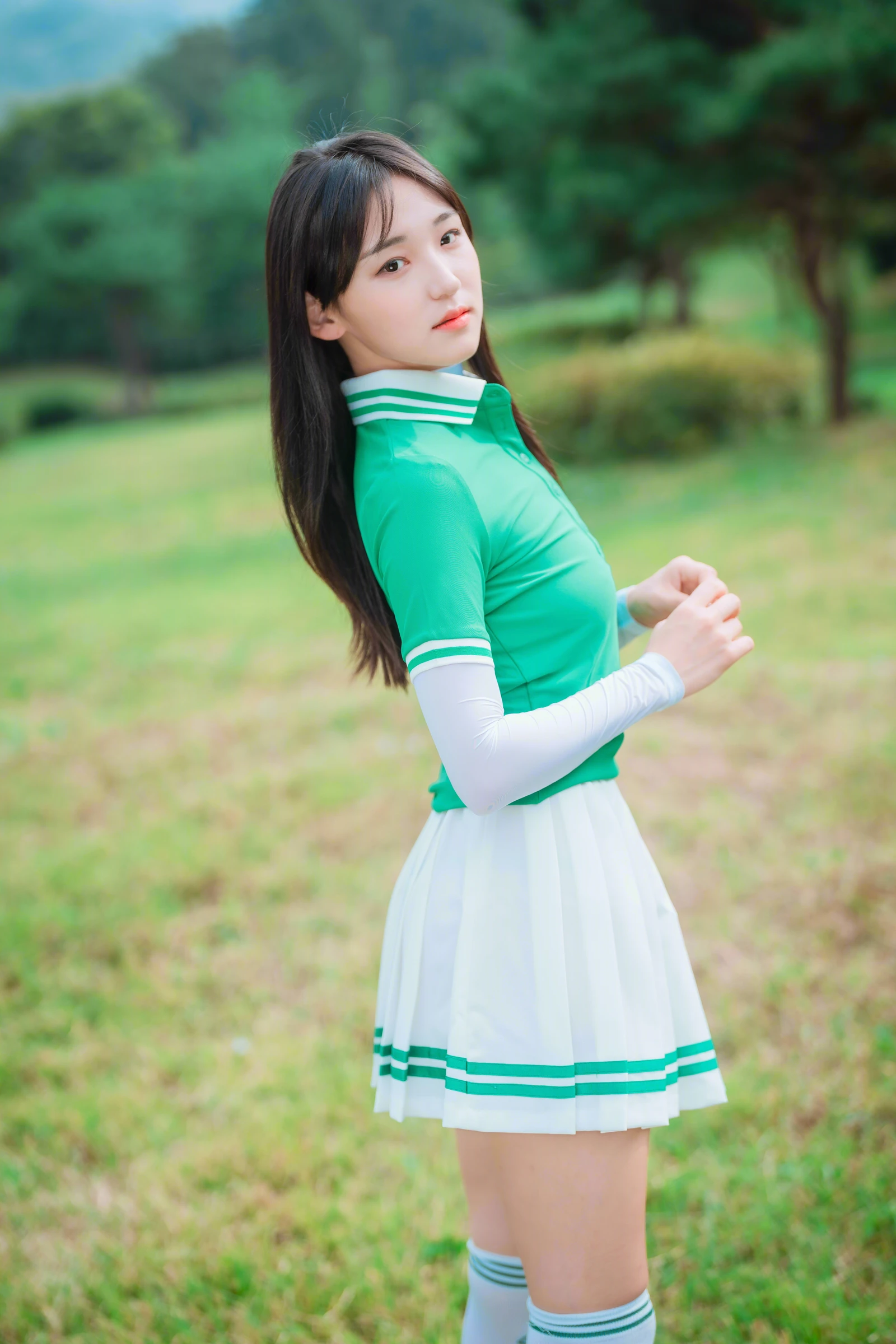 《Hendoong On Green》Watch South Korean beautiful young female model photo shoots online for free《DJAWA》运动少女