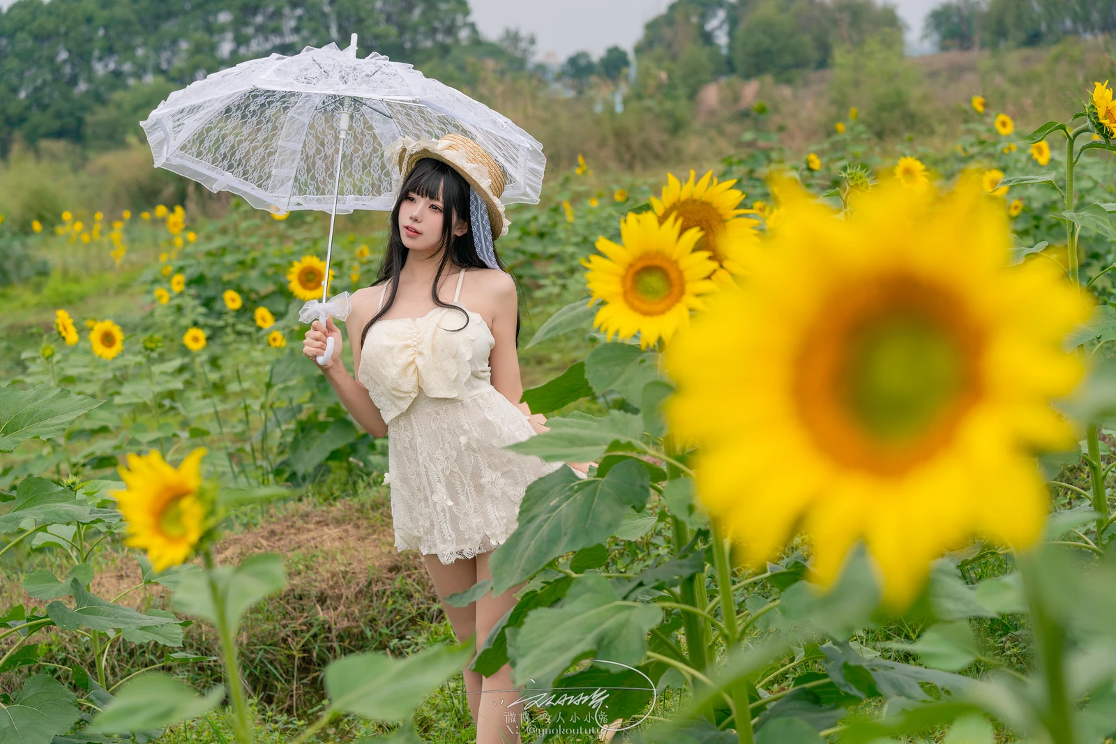 夏の葵美女动漫博主性感Cosplay写真咬一口兔娘