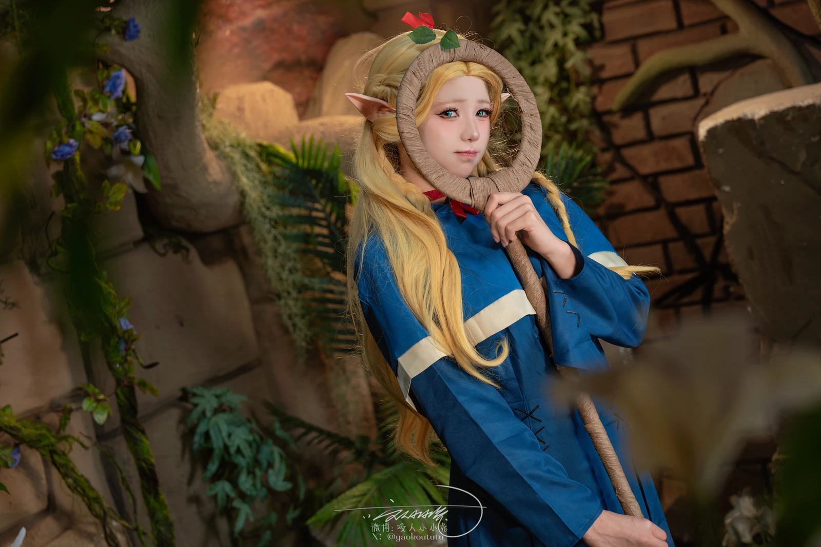 迷宫菇生食指南美女动漫博主性感Cosplay写真咬一口兔娘